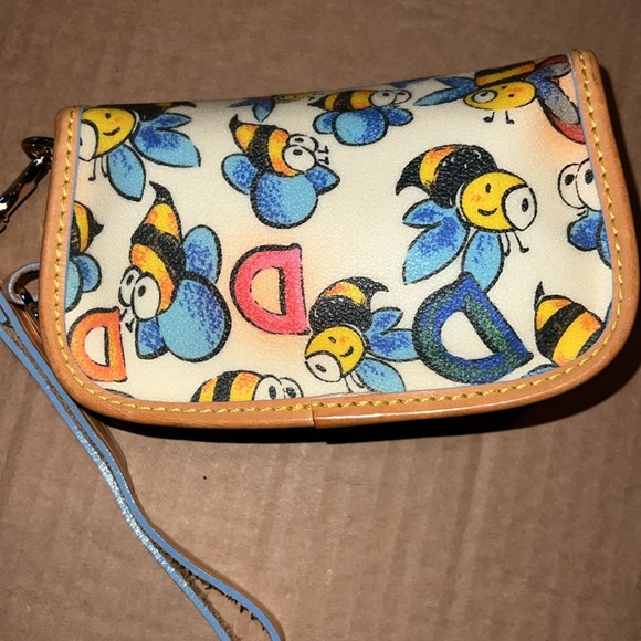 Dooney & Bourke coated canvas wristlet - Picture 3 of 4